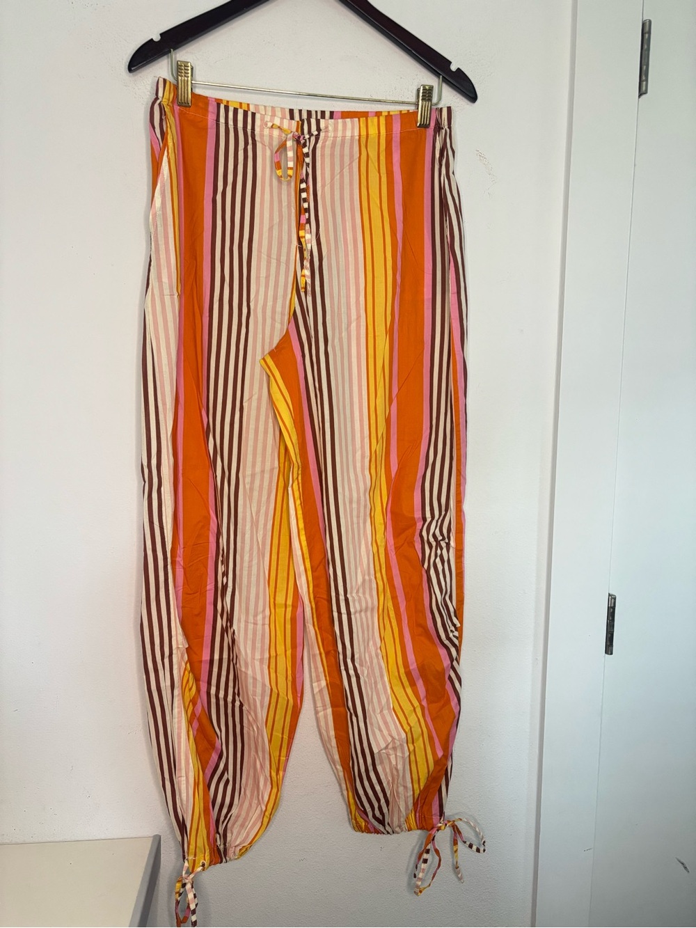 MANGO VIBRANT STRIPED FLOWY PAPERBAG PANTS SZ SMALL